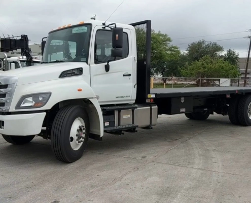 Hino 5 Ton Flat Bed Truck with Headache Rack